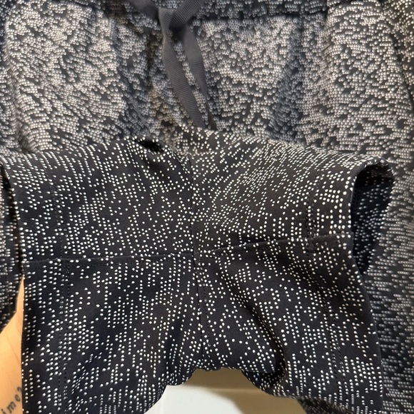 Lululemon On The Fly Short (2.5") Soundwave White Black / Black - Picture 9 of 11